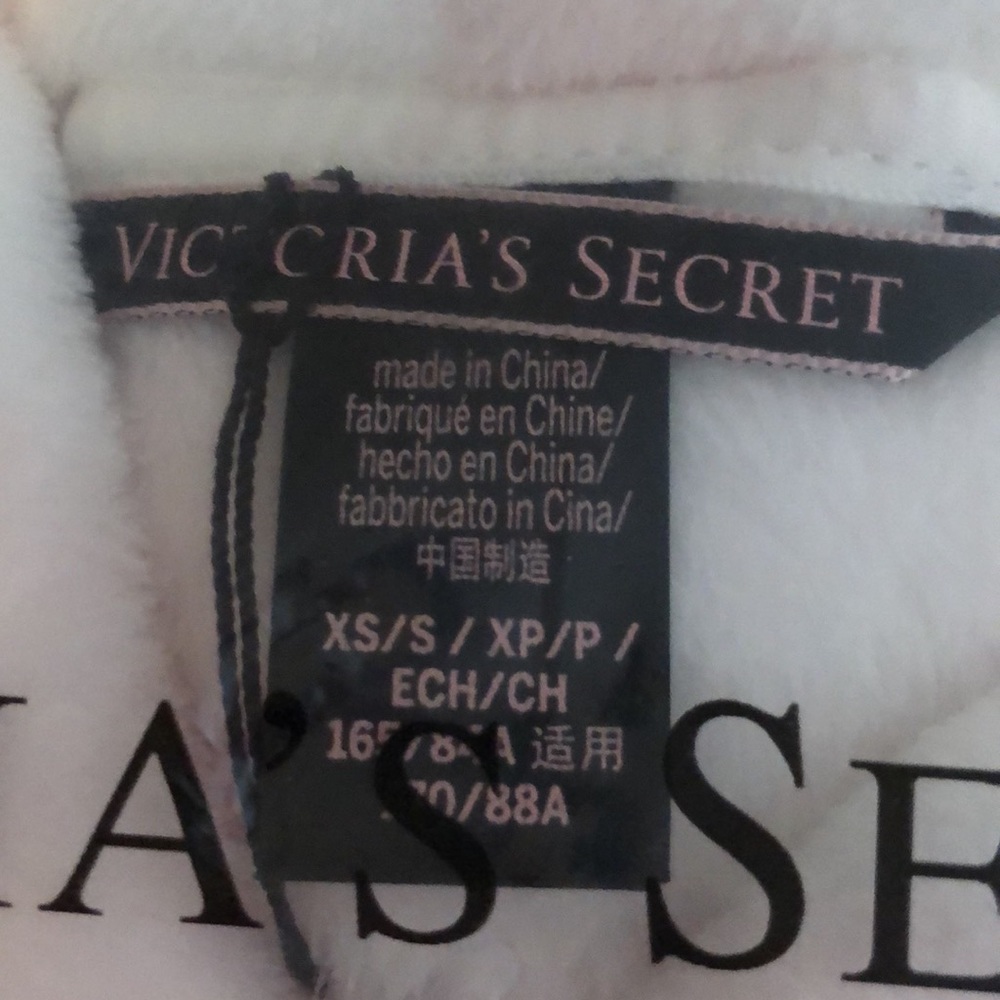 Victoria Secret Robe - Picture 5 of 5